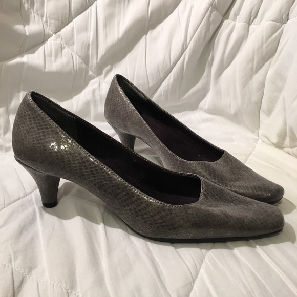 A2 by Aerosoles Kitten Heel Snakeskin Dress Pumps - Picture 4 of 11